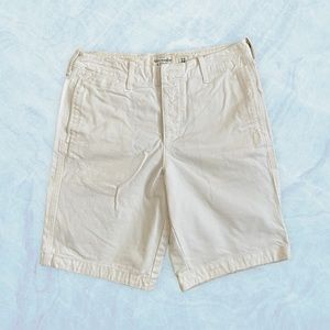 ABERCROMBIE & FITCH KHAKI SHORTS SIZE 32